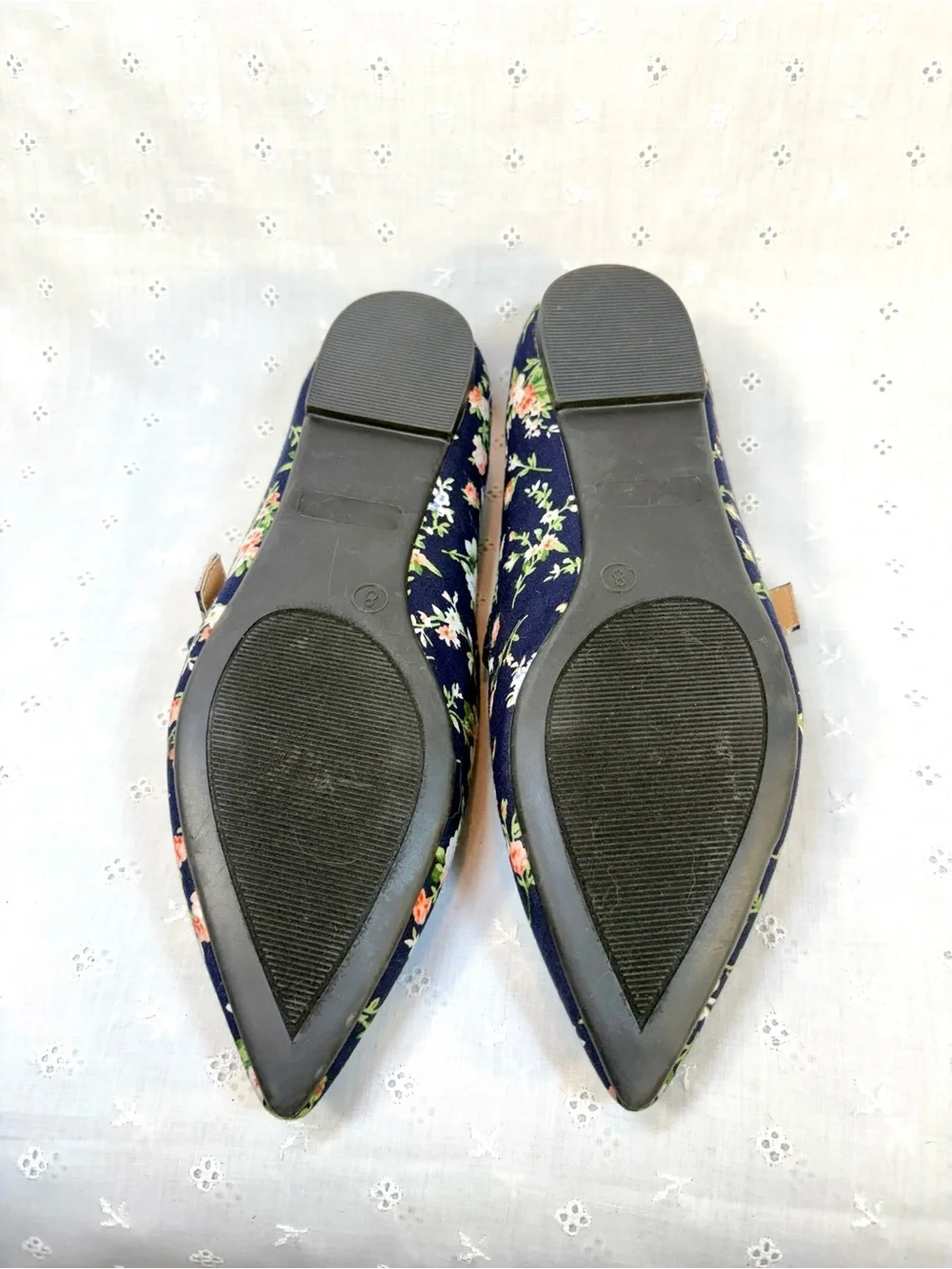 Journee Collection Navy Floral Pointed Flats